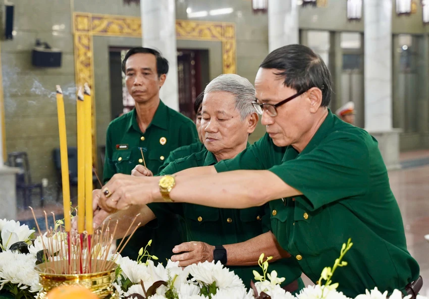 phan-luong-cam35.jpg