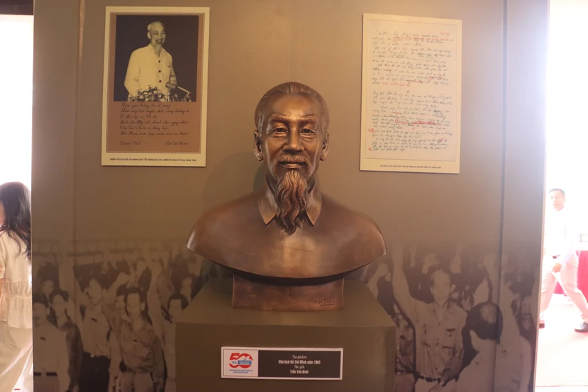 ho-chi-minh12.JPG