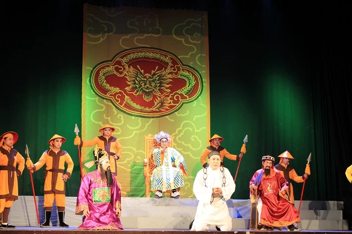 tac-pham-van-hoc-nghe-thuat-le-cong-ky-an1.jpg