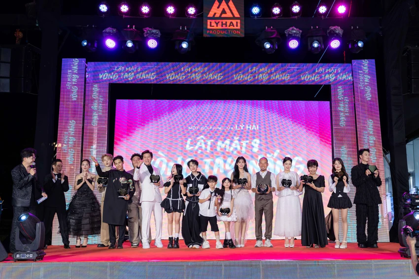 Lật mặt 8
