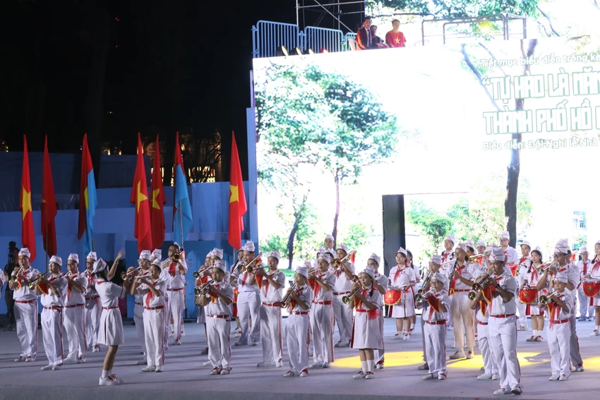 hat-cung-thanh-pho-tre3.JPG