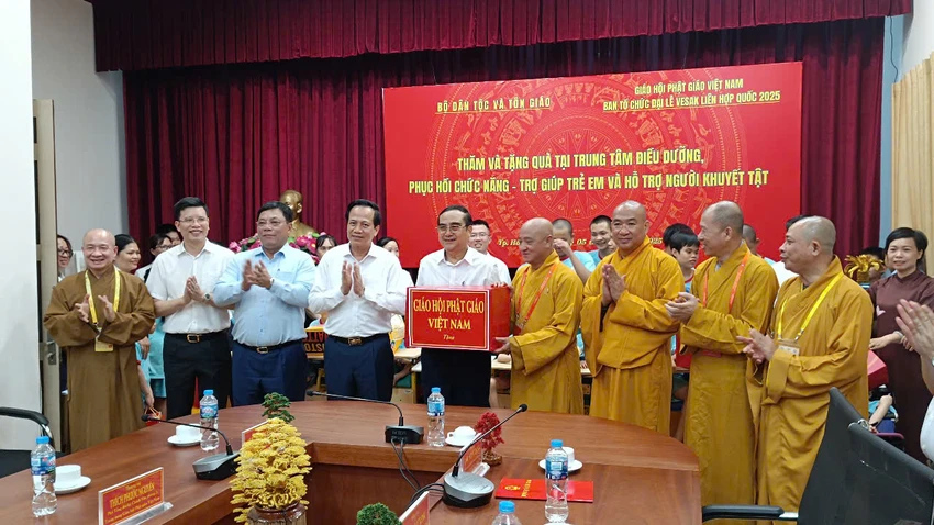 dai-le-vesak-2025-26.jpg