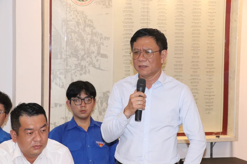 viet-tiep-cau-chuyen-hoa-binh2.JPG