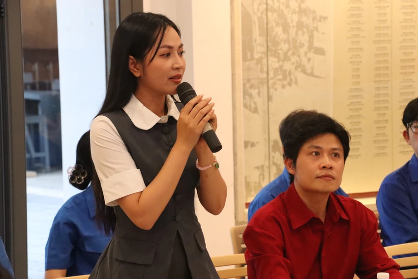 viet-tiep-cau-chuyen-hoa-binh4.JPG