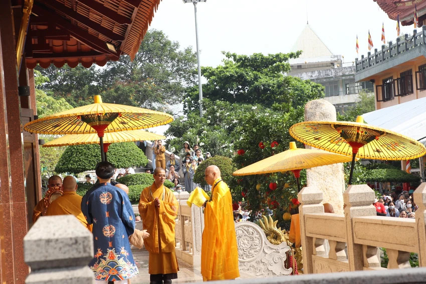 xa-loi-trai-tim-bo-tat-thich-quang-duc1.JPG