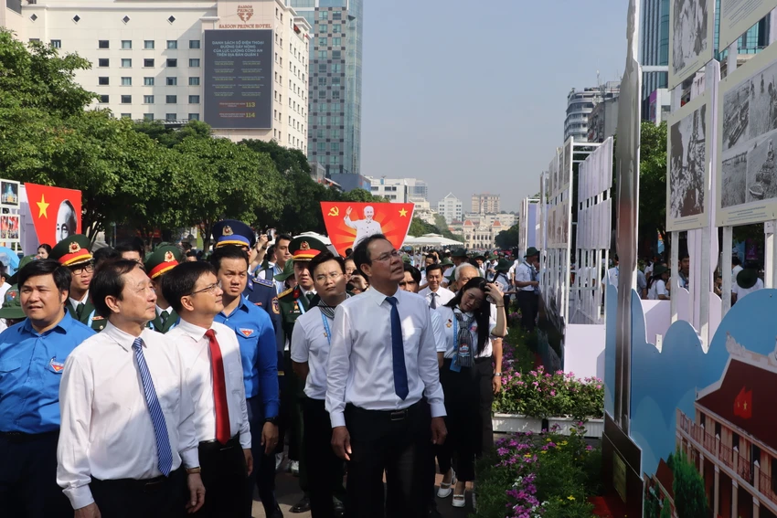 ho-chi-minh2.JPG