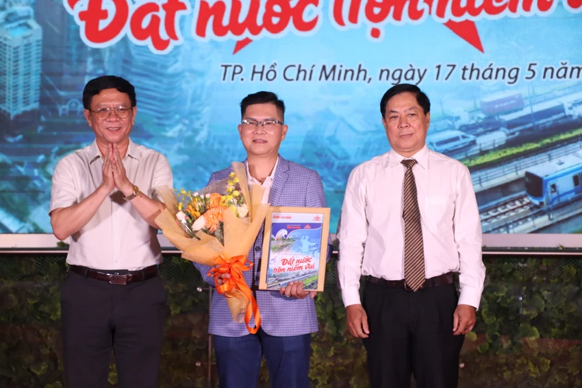 dat-nuoc-tron-niem-vui6.JPG