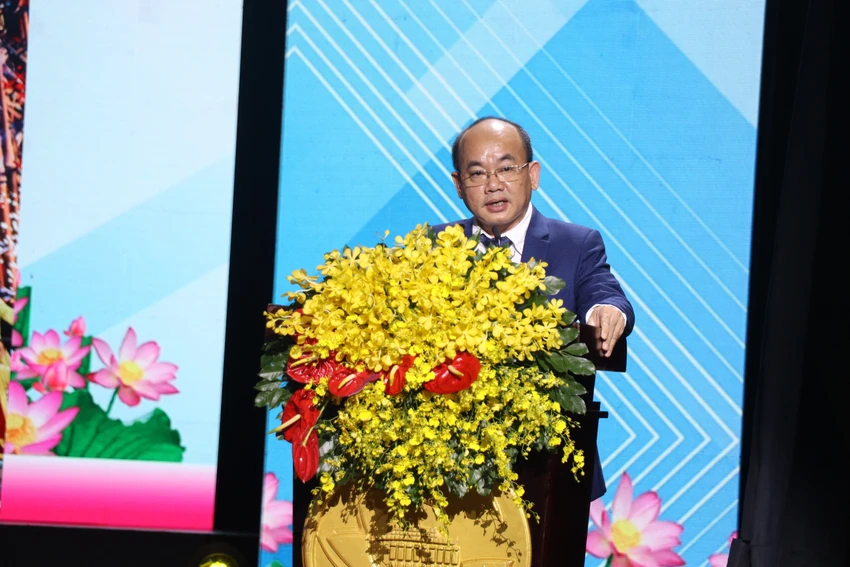 hoi-nghi-dien-hinh-tien-tien7.JPG