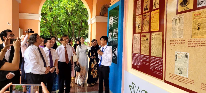 chu-tich-ho-chi-minh.jpg