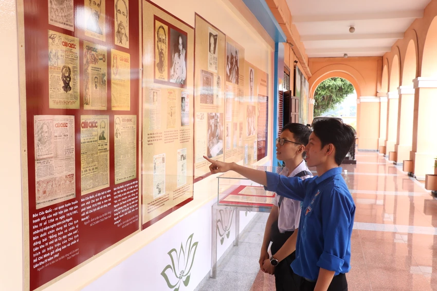 chu-tich-ho-chi-minh5.JPG