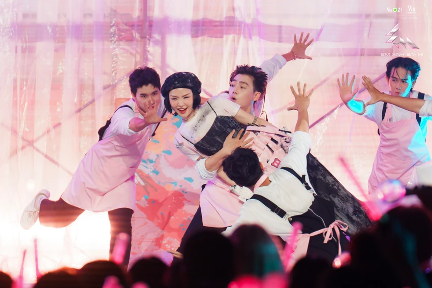 em-xinh-say-hi6.jpg