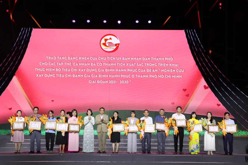 ngay-gia-dinh-viet-nam1.JPG