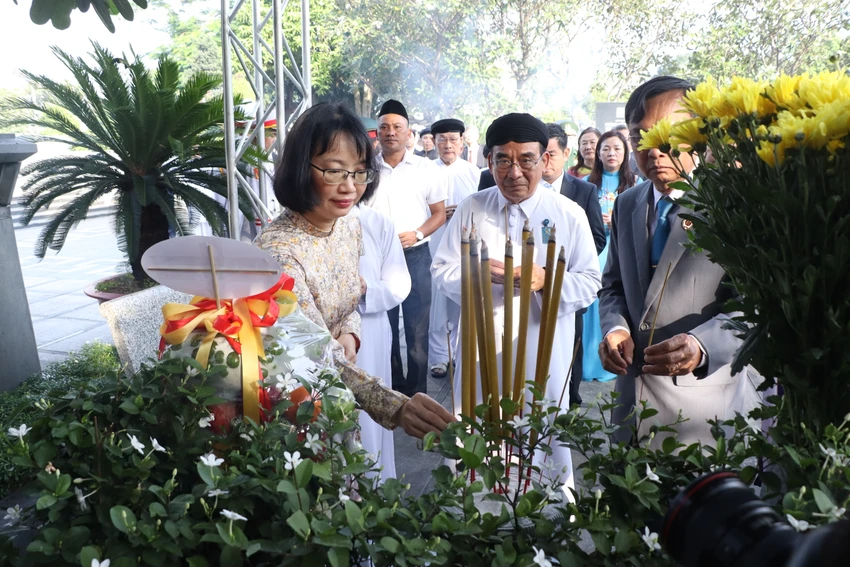 nguyen-van-linh14.JPG