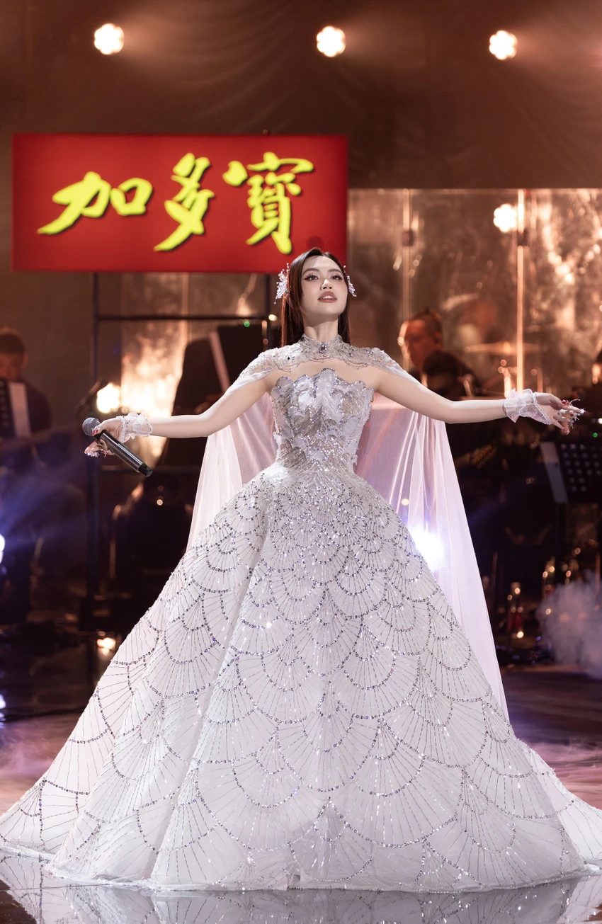 phuong-my-chi.JPG