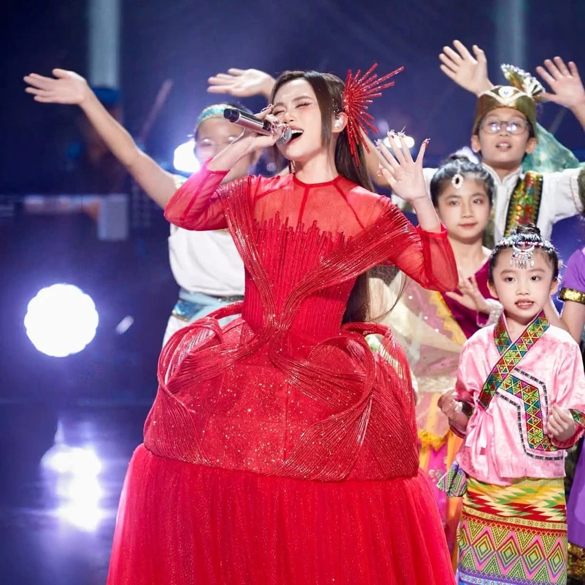 phuong-my-chi.jpg