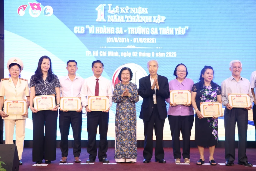 vi-hoang-sa-truong-sa-than-yeu7.JPG