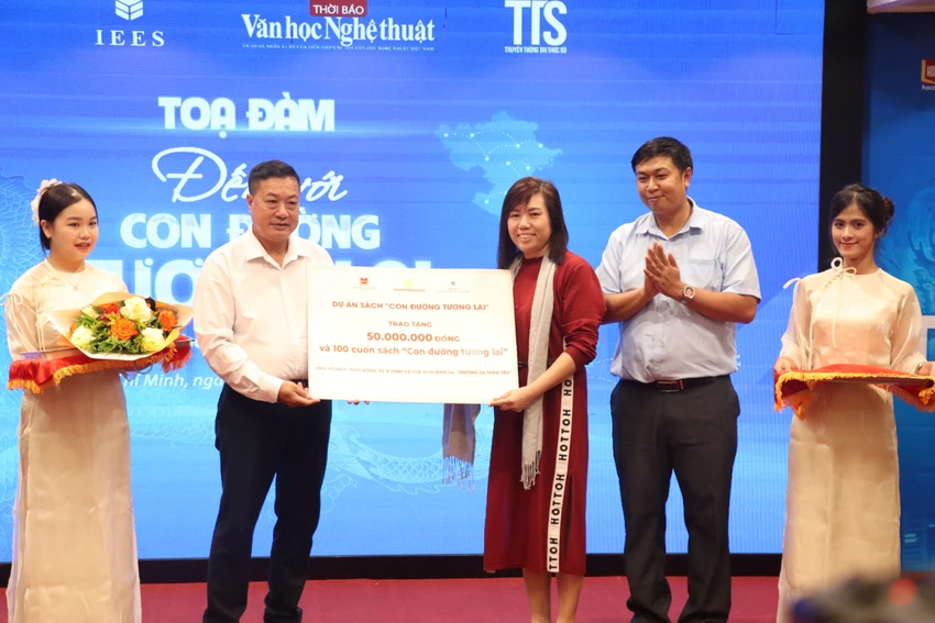 den-voi-con-duong-tuong-lai.JPG
