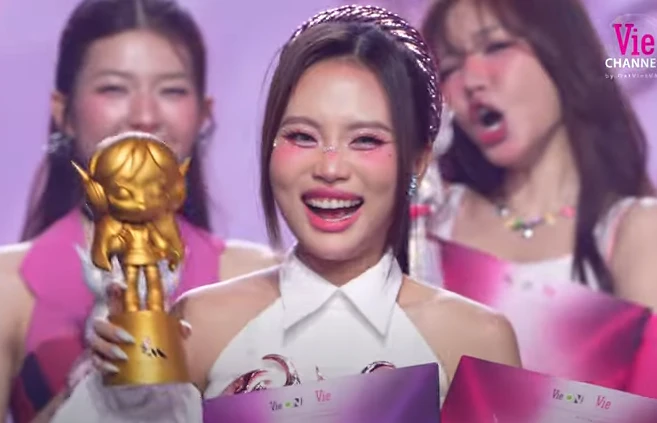 em-xinh-say-hi7.PNG