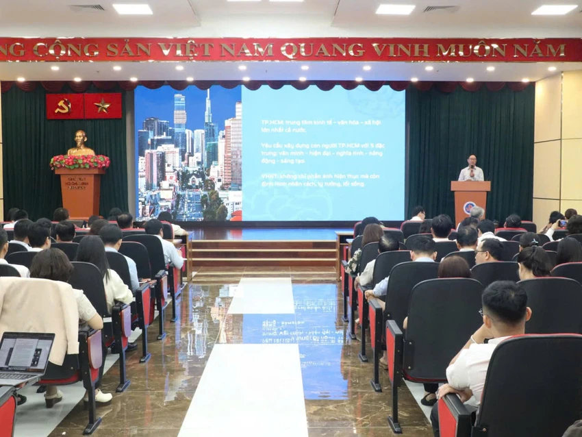 van-hoc-nghe-thuat.jpg