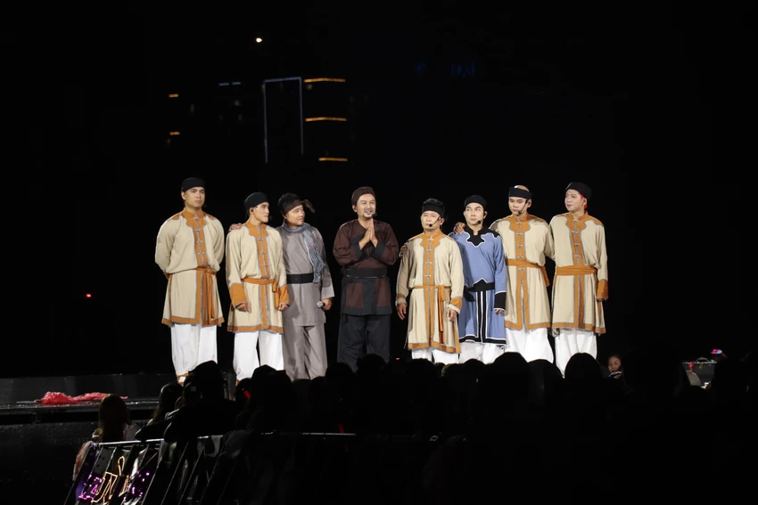 anh-trai-vuot-ngan-chong-gai30.JPG
