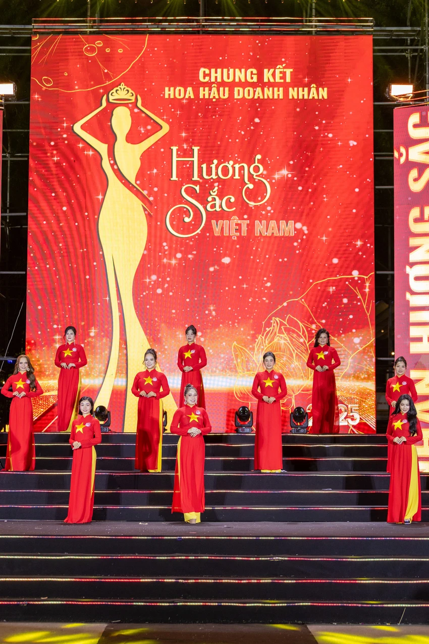 hoa-hau-doanh-nhan-huong-sac-viet-nam7.jpg