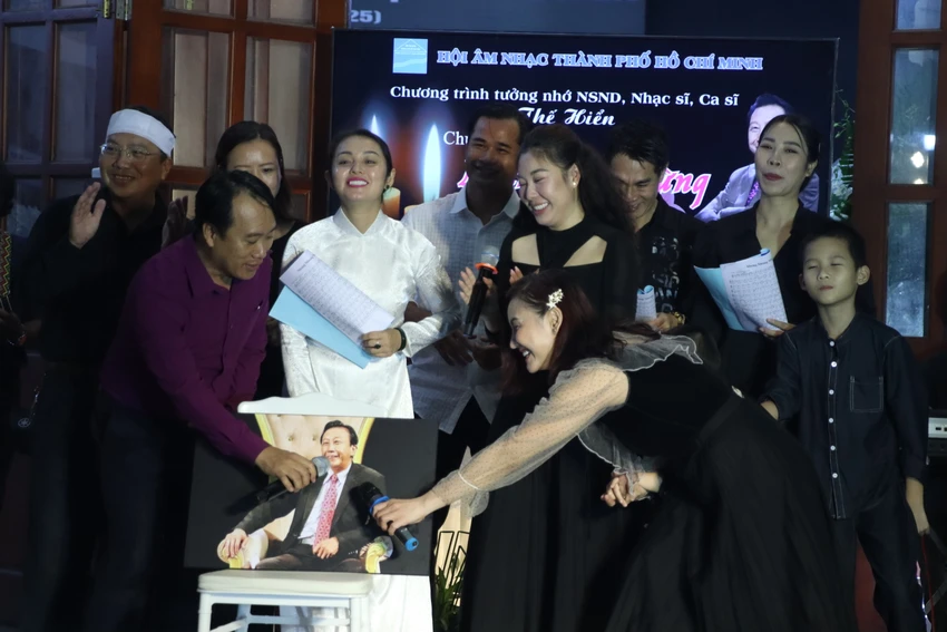 Nhạc sĩ Thế Hiển