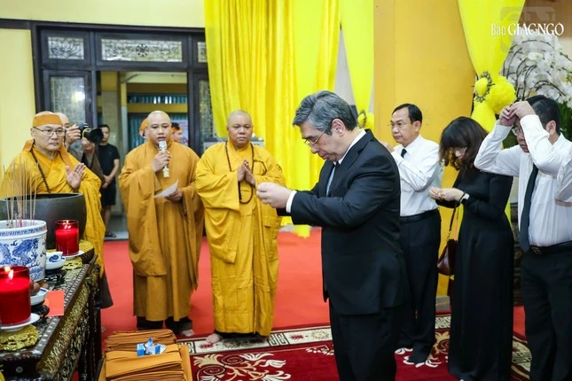 hoa-thuong-thich-tri-tinh2.jpg
