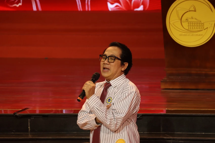 van-hoc-nghe-thuat-tp-hcm1.JPG