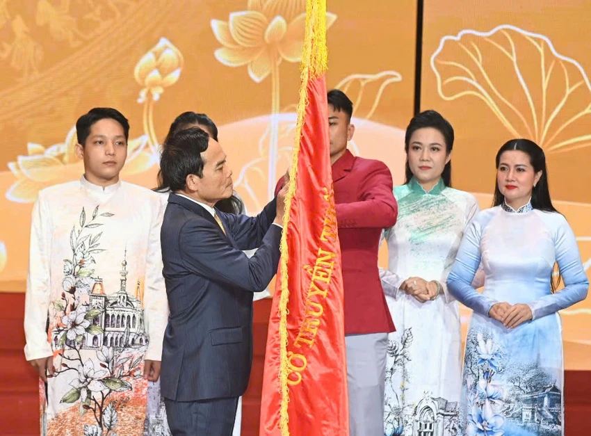 van-hoc-nghe-thuat-tp-hcm13.jpg
