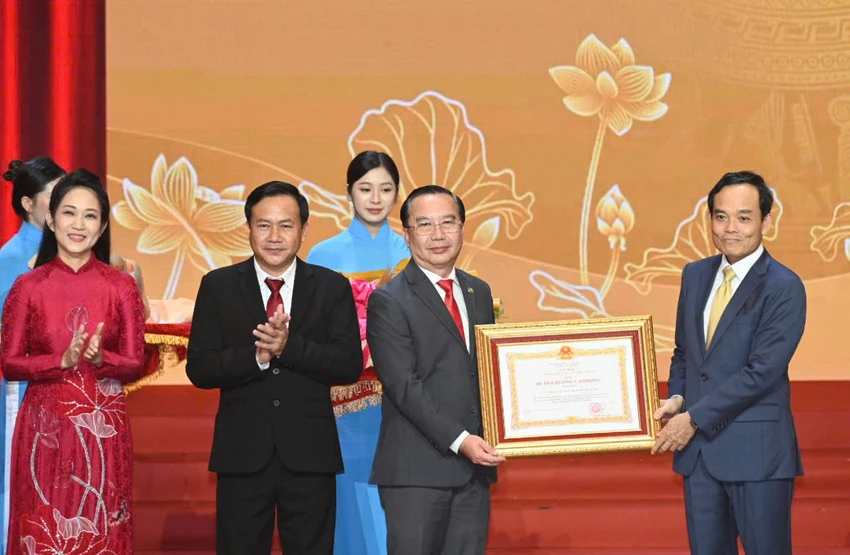 van-hoc-nghe-thuat-tp-hcm14.jpg