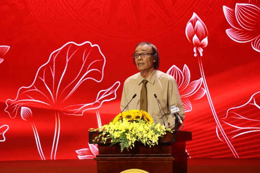 van-hoc-nghe-thuat-tp-hcm3.JPG
