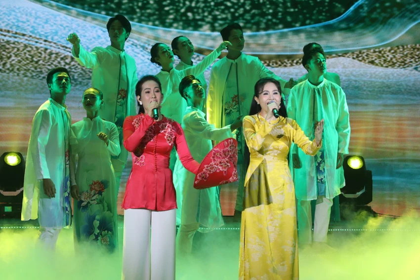 van-hoc-nghe-thuat-tp-hcm36.JPG