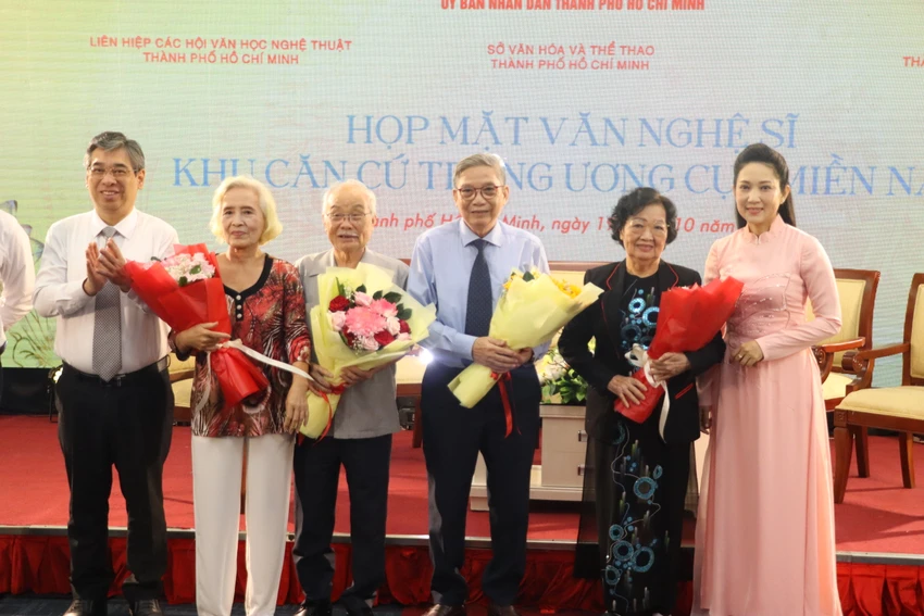 van-nghe-si4.JPG