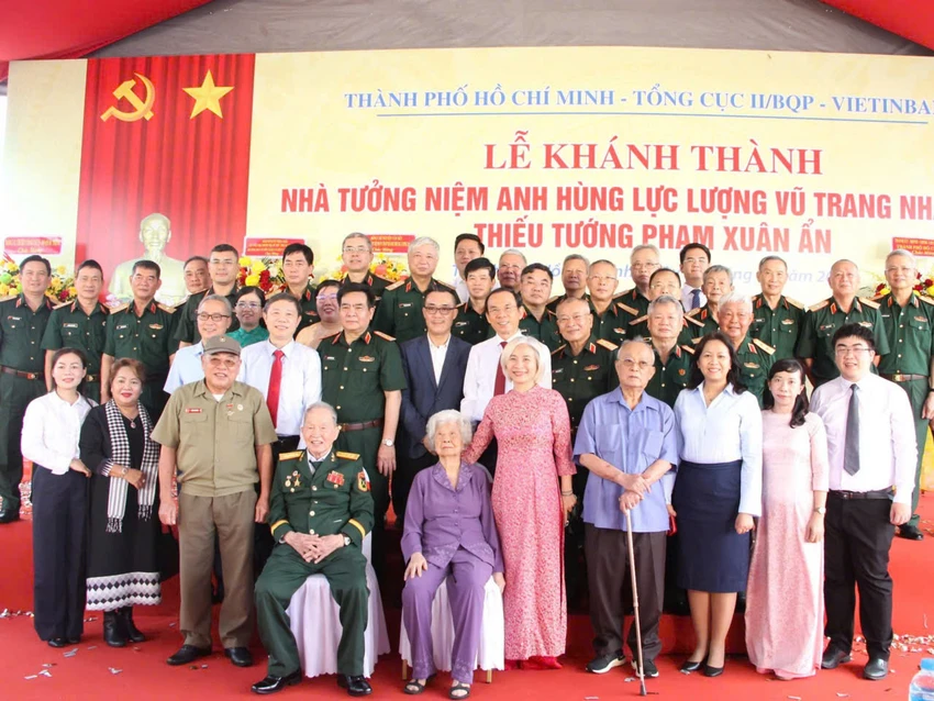 Phạm Xuân Ẩn