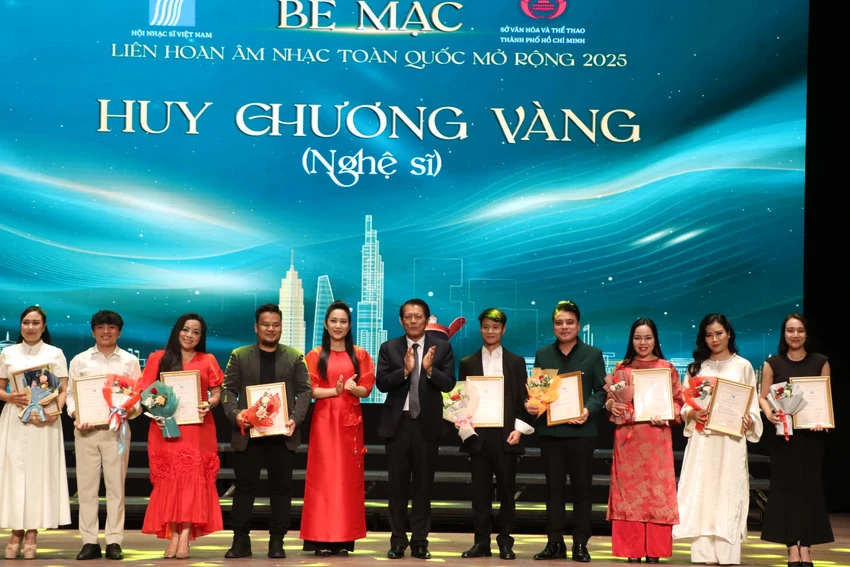 lien-hoan-am-nhac-toan-quoc-mo-rong1.JPG