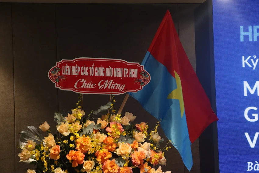 mat-tran-dan-toc-giai-phong-mien-nam-viet-nam1.JPG