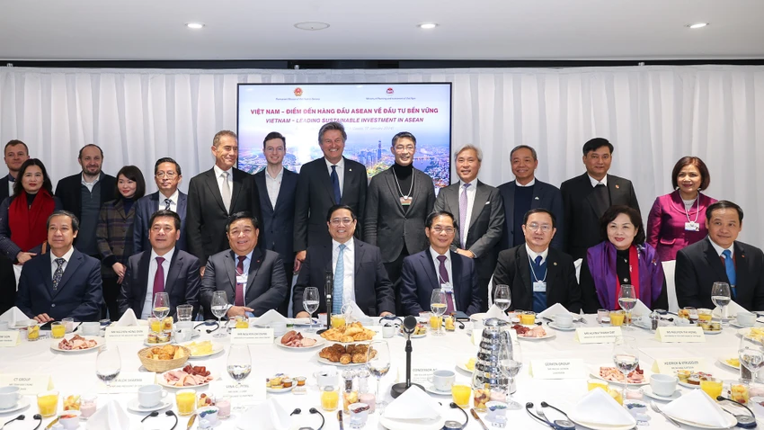 dai-dien-cac-doanh-nghiep-toan-cau-noi-gi-ve-moi-truong-dau-tu-viet-nam3.jpg