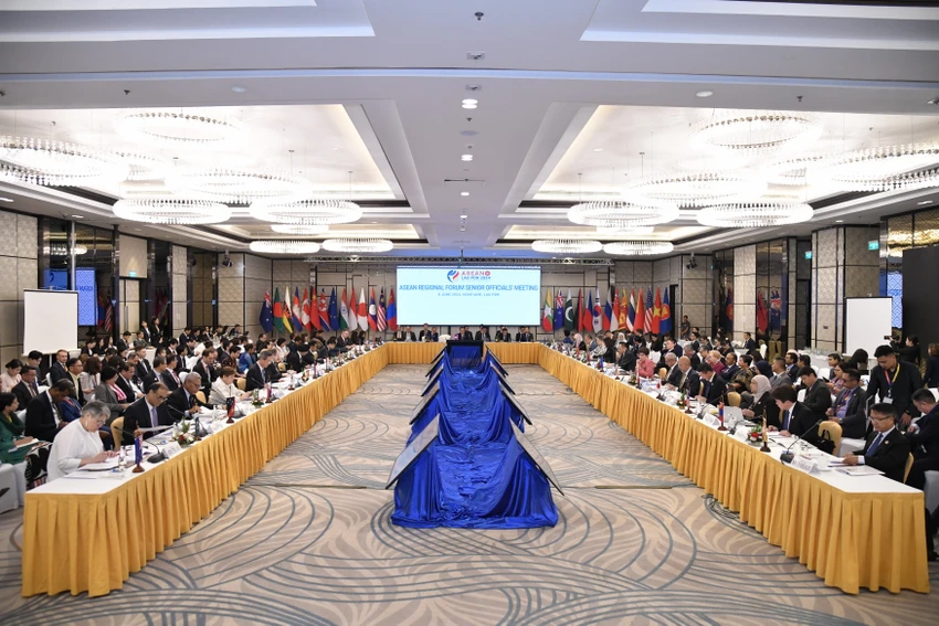 asean-3-thong-nhat-nguyen-tac-kiem-che-giai-quyet-hoa-binh-cac-tranh-chap-thuong-ton-luat-phap-quoc-te-va-unclosA.JPG