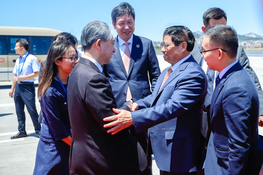 thu-tuong-pham-minh-chinh-toi-dai-lien-bat-dau-tham-du-hoi-nghi-wef-va-lam-viec-tai-trung-quocA.jpg