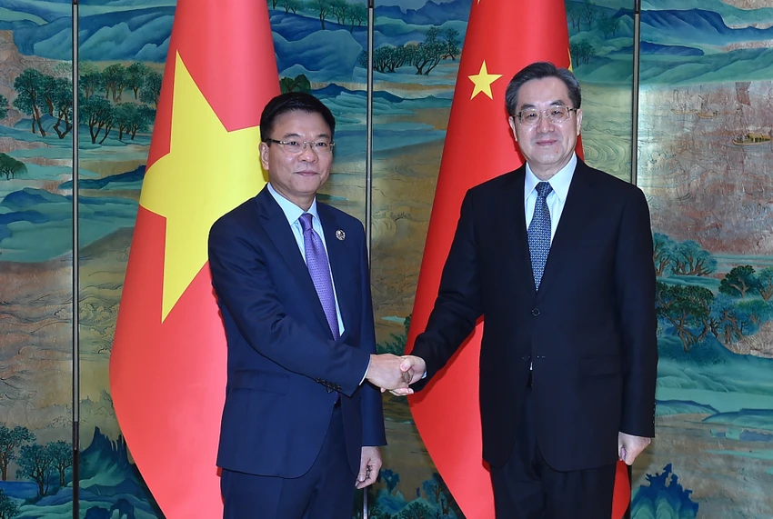 pho-thu-tuong-chinh-phu-le-thanh-long-hoi-dam-voi-uy-vien-thuong-vu-bo-chinh-tri-pho-thu-tuong-quoc-vu-vien-trung-quoc-dinh-tiet-tuong.jpg