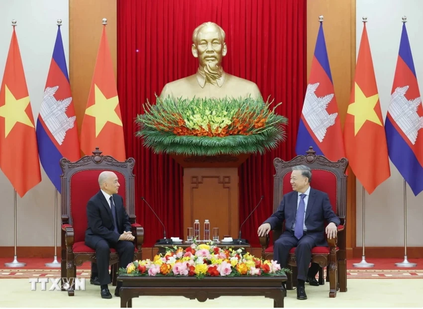 tong-bi-thu-to-lam-hoi-kien-voi-quoc-vuong-campuchia-norodom-sihamoni.jpg