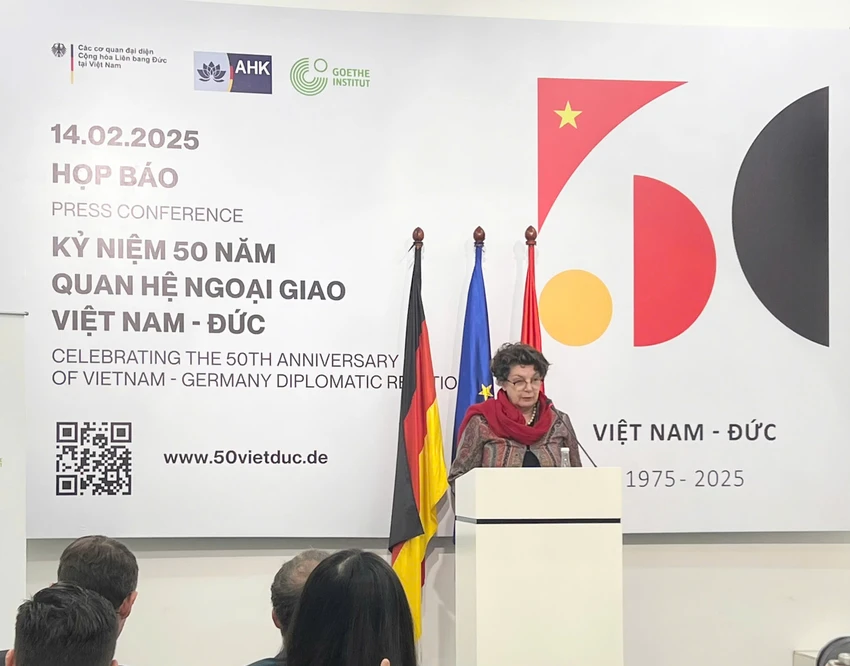 hang-dien-tu-va-nuoc-mam-viet-nam-se-duoc-uu-tien-vao-duc-thoi-gian-toi.jpg
