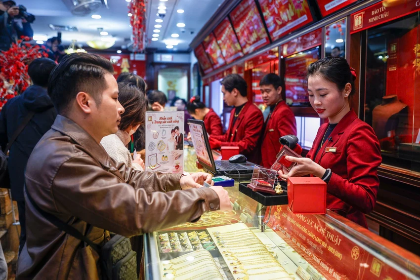 Lao dốc không phanh, giá vàng miếng SJC sụt 6 triệu đồng trong 1 ngày