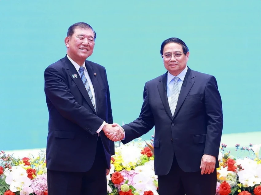 Thủ tướng Nhật Bản kết thúc tốt đẹp chuyến thăm chính thức Việt Nam