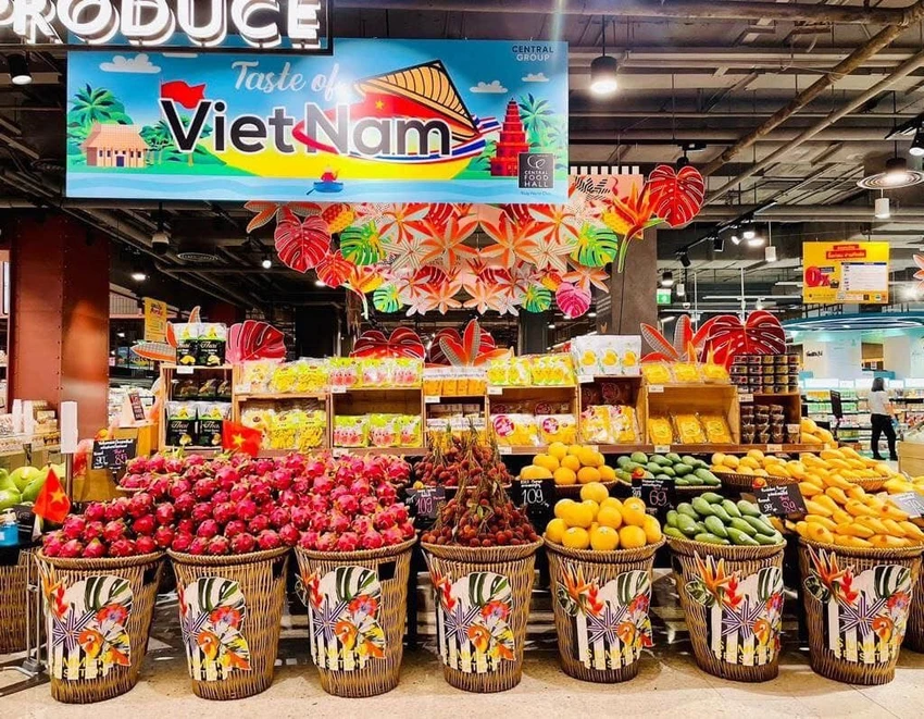 Nhiều loại nông sản của Việt Nam được bày bán trong siêu thị ở Thái Lan. Ảnh: Bộ Công thương