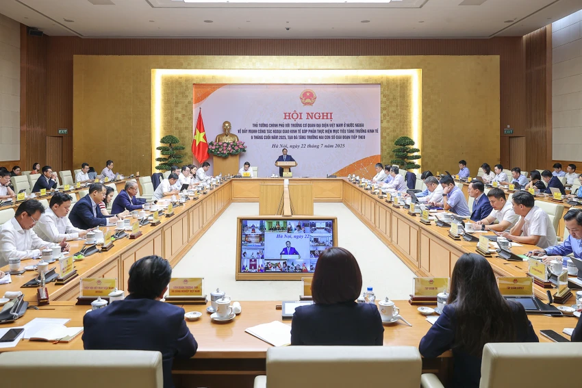 Thủ tướng: Ngoại giao kinh tế phục vụ mục tiêu tăng trưởng 8,3-8,5% năm 2025
