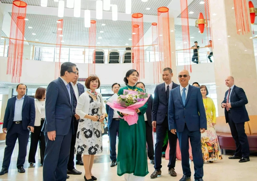 2707Phunhan2.jpg