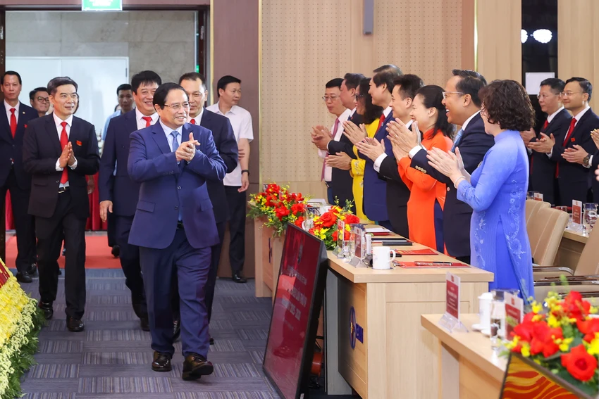 Thủ tướng Phạm Minh Chính: Bảo đảm đủ điện cho tăng trưởng 2 con số và tránh các cú sốc về giá