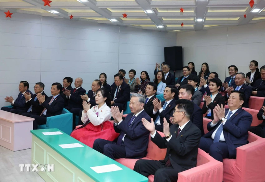 Tổng Bí thư Tô Lâm thăm Trường Mẫu giáo Kiêng Sang và lớp học mang tên Chủ tịch Hồ Chí Minh