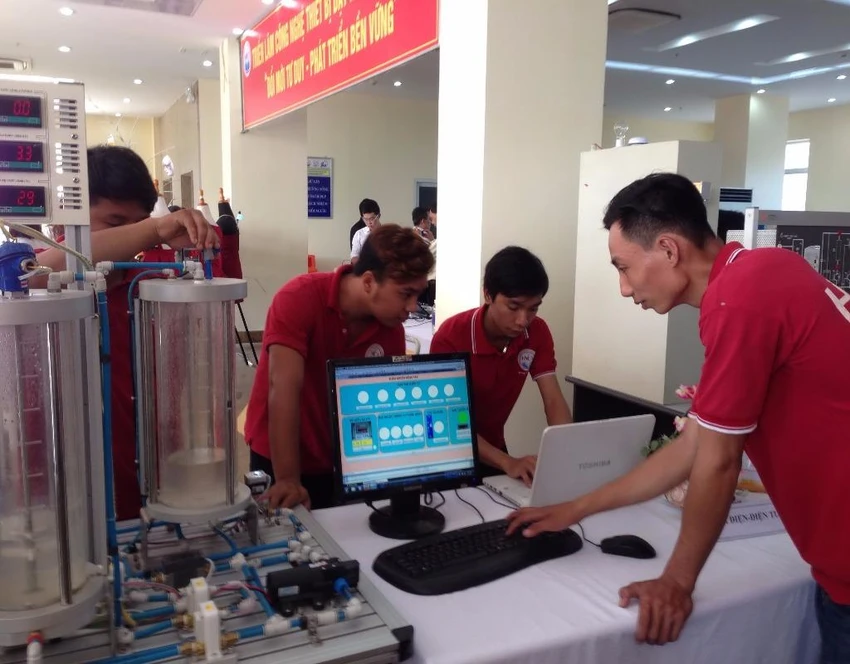 SV cần phải có kiến thức thực tiễn và kinh nghiệm 
